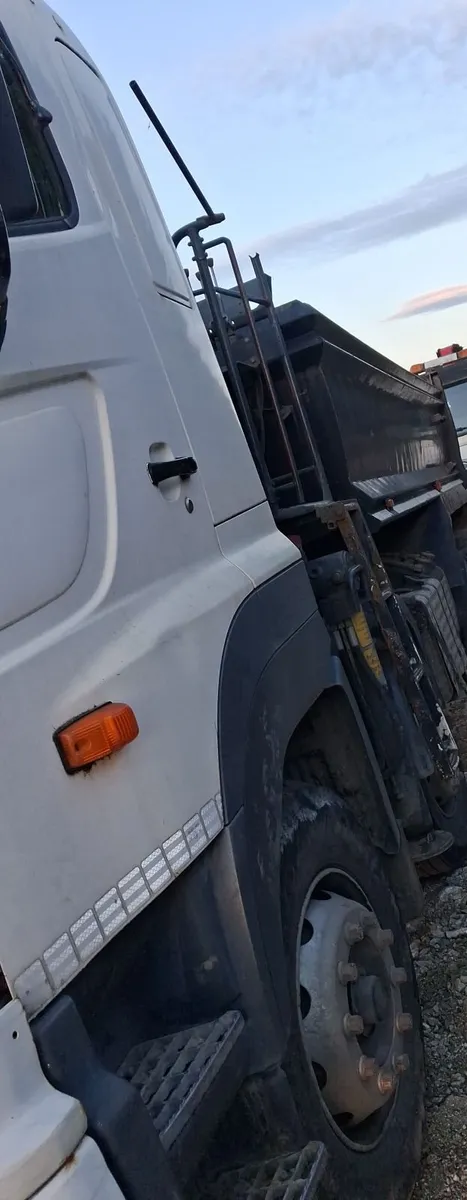 Hino Other 2011 - Image 1