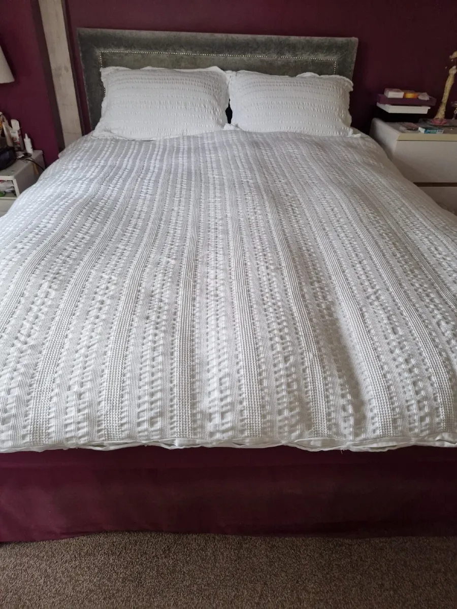 King Koil King size bed - Image 1