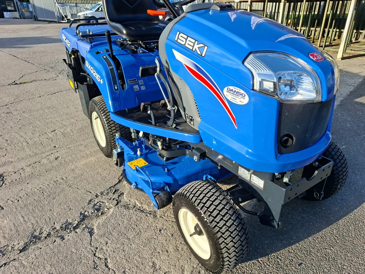 Iseki SXG216+ ride on mower - Image 3