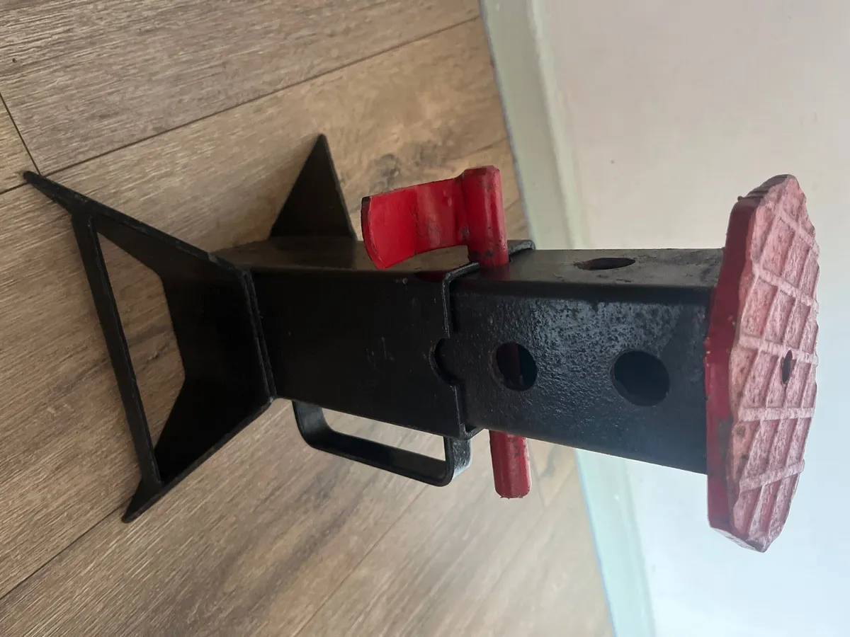 Heavy car jack - Image 1