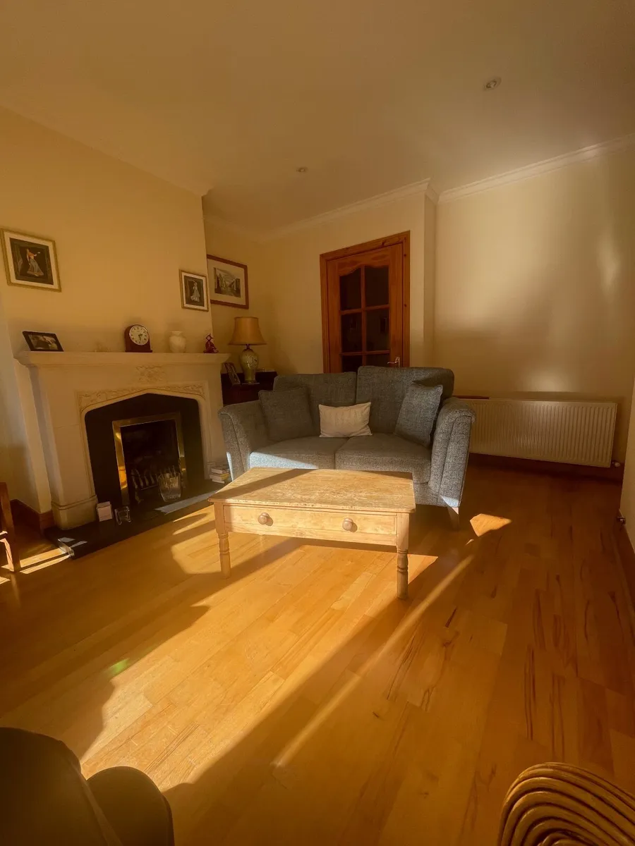 Pine table - Image 1