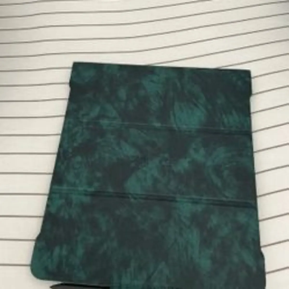 Kindle Scribe 2022 with Cover and Premium Pen - Image 1