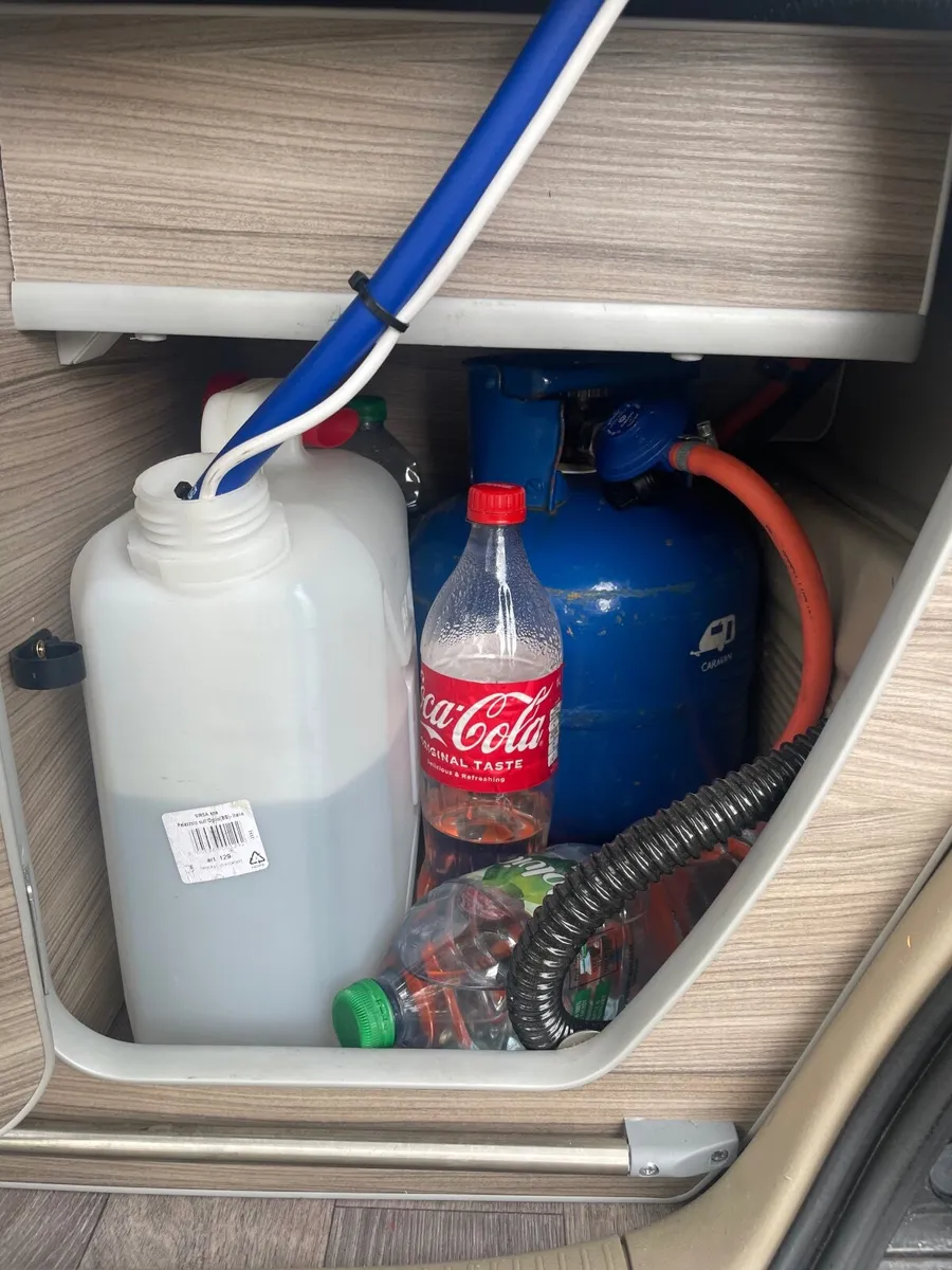 Camper van - Image 3