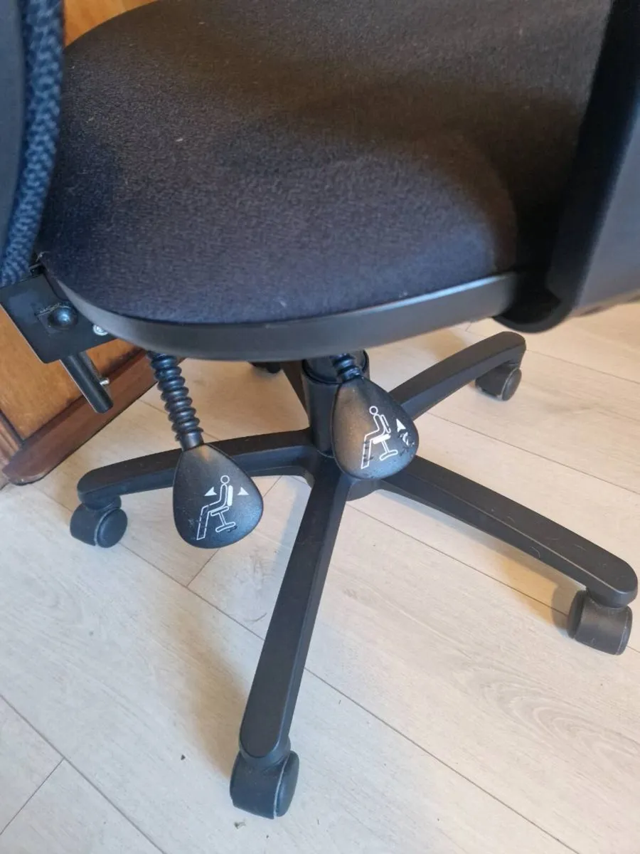 Office Chair - Image 3