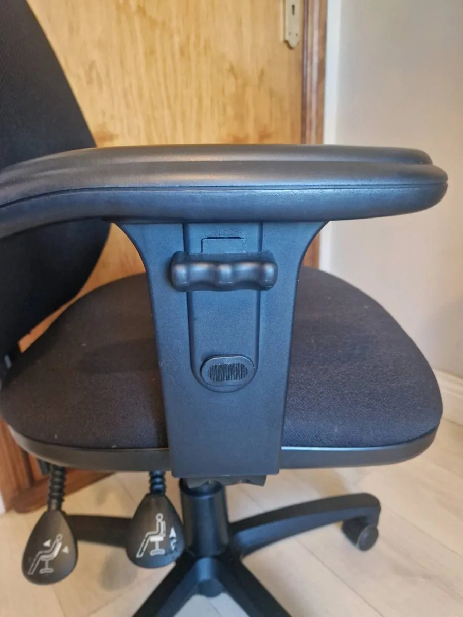 Office Chair - Image 4