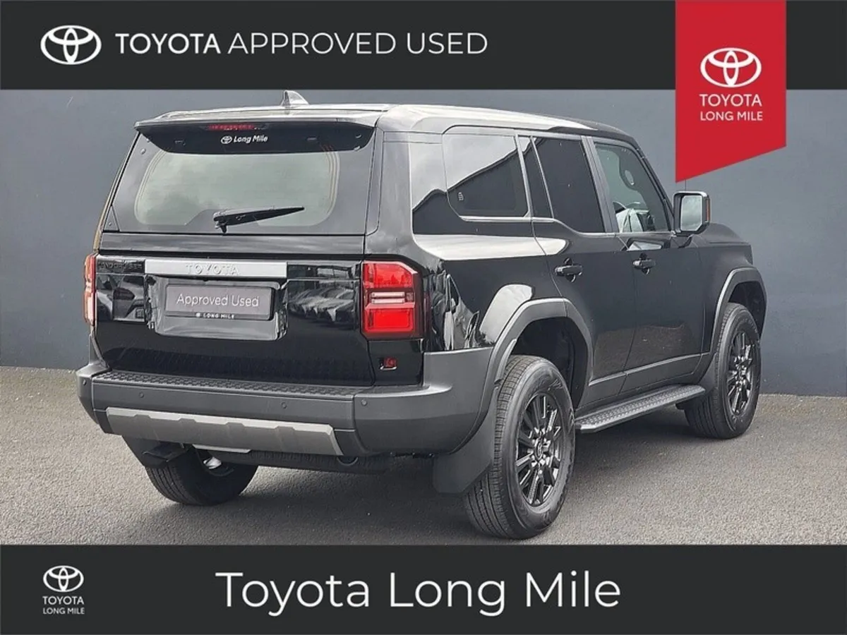 Toyota Land Cruiser 2.8 LWB Auto with VAT Invoice - Image 3