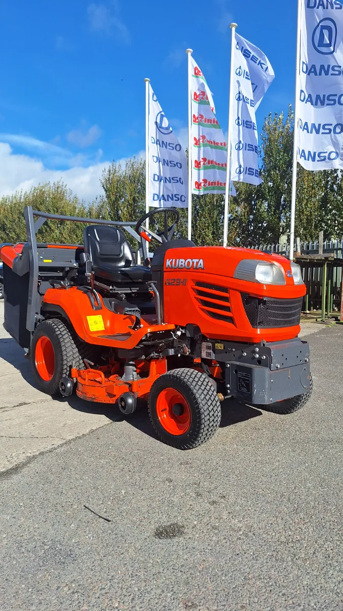 Kubota G23 ride on mower - Image 1