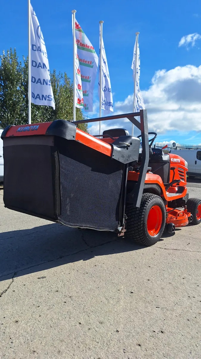Kubota G23 ride on mower - Image 3