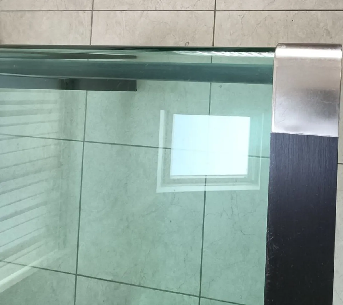 Glass dining table - Image 4