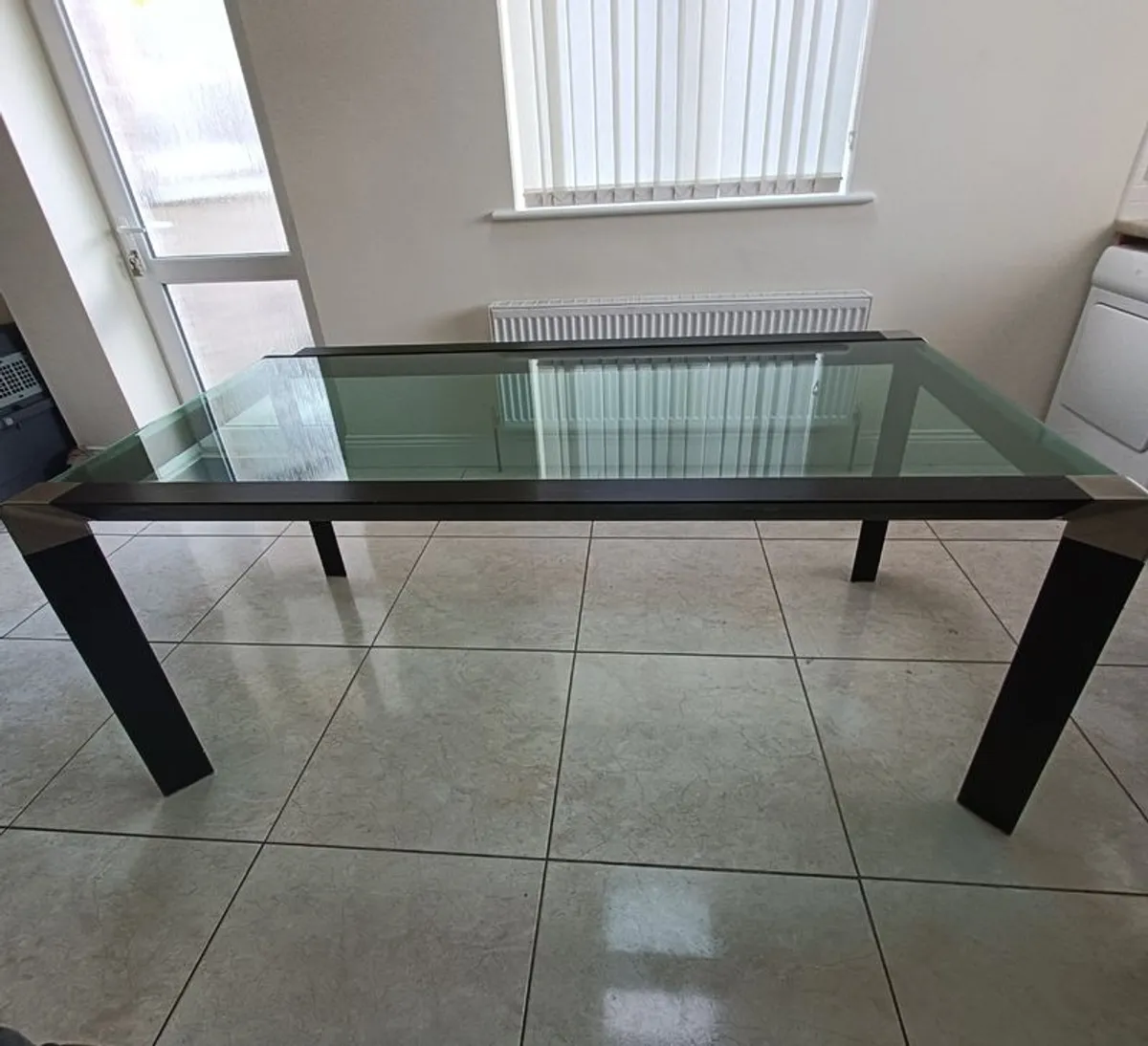 Glass dining table - Image 1