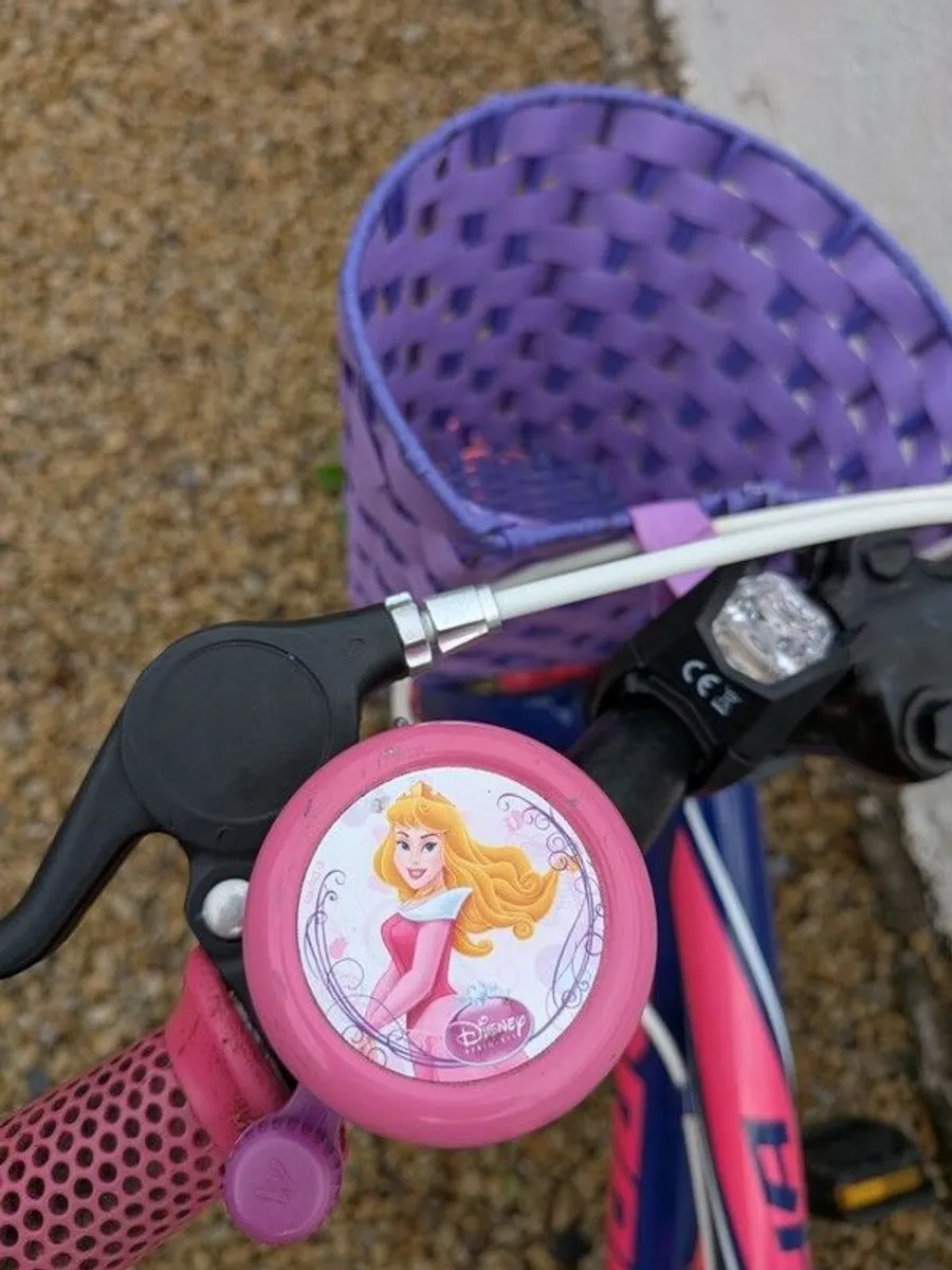 Drag Alpha 16 inch Kids Bike with Stabilisers, Stand & Bell - Image 3