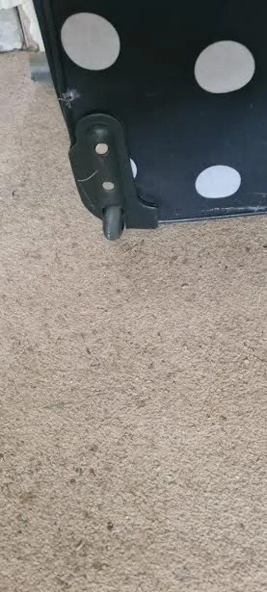 Standard size suit case - Image 2