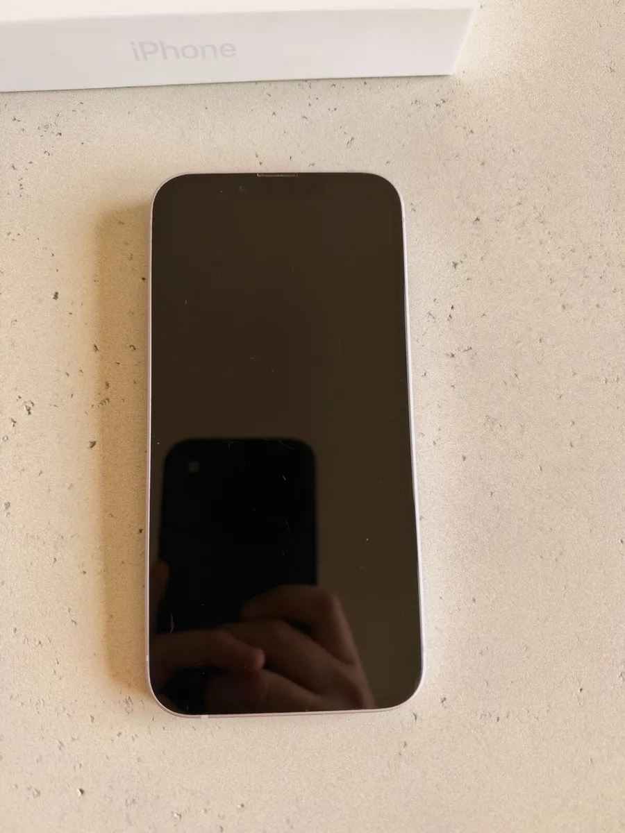 iPhone 14 - Image 2