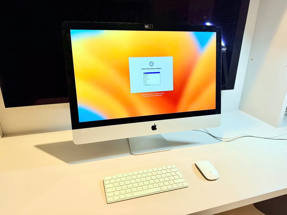 iMAC - Image 1
