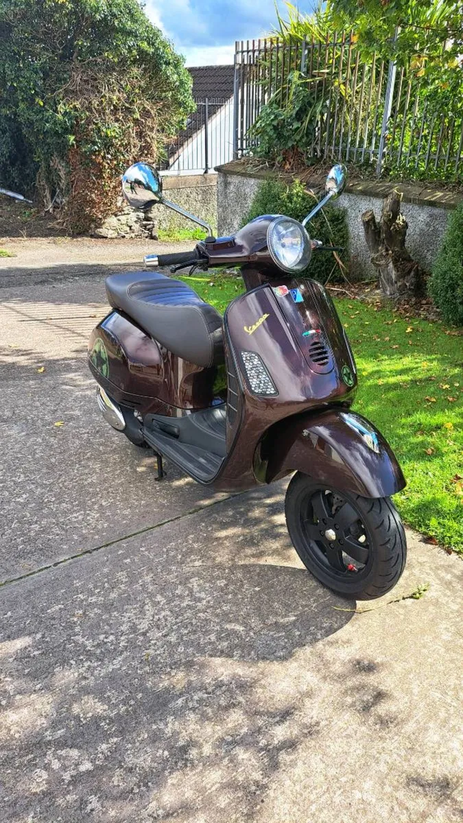 Vespa Gts300 Super 2011 - Image 1