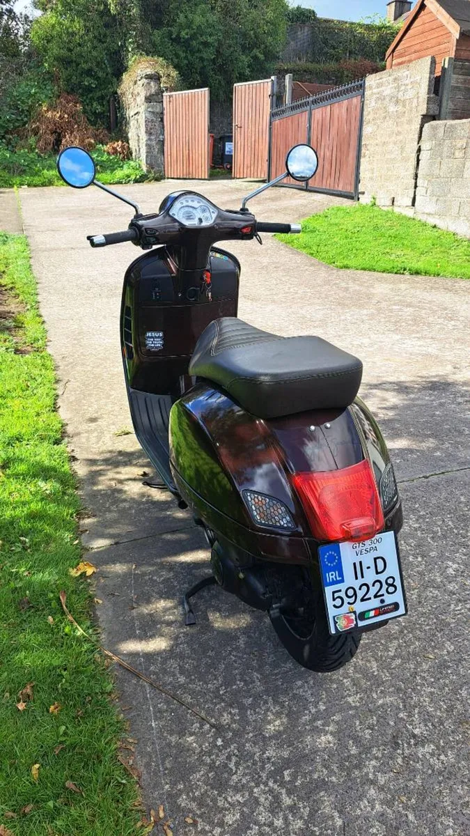 Vespa Gts300 Super 2011 - Image 2