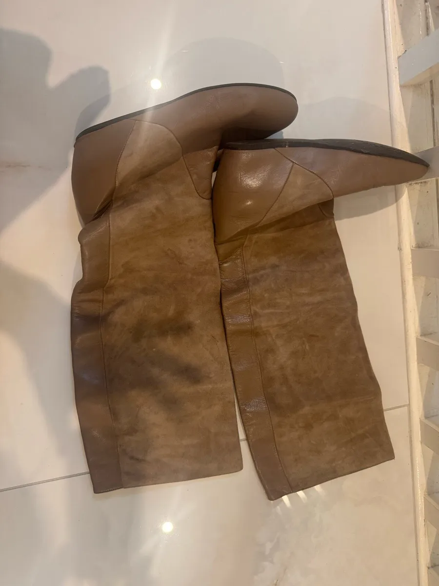 Modern and comfortable tall leather boots women - Image 2