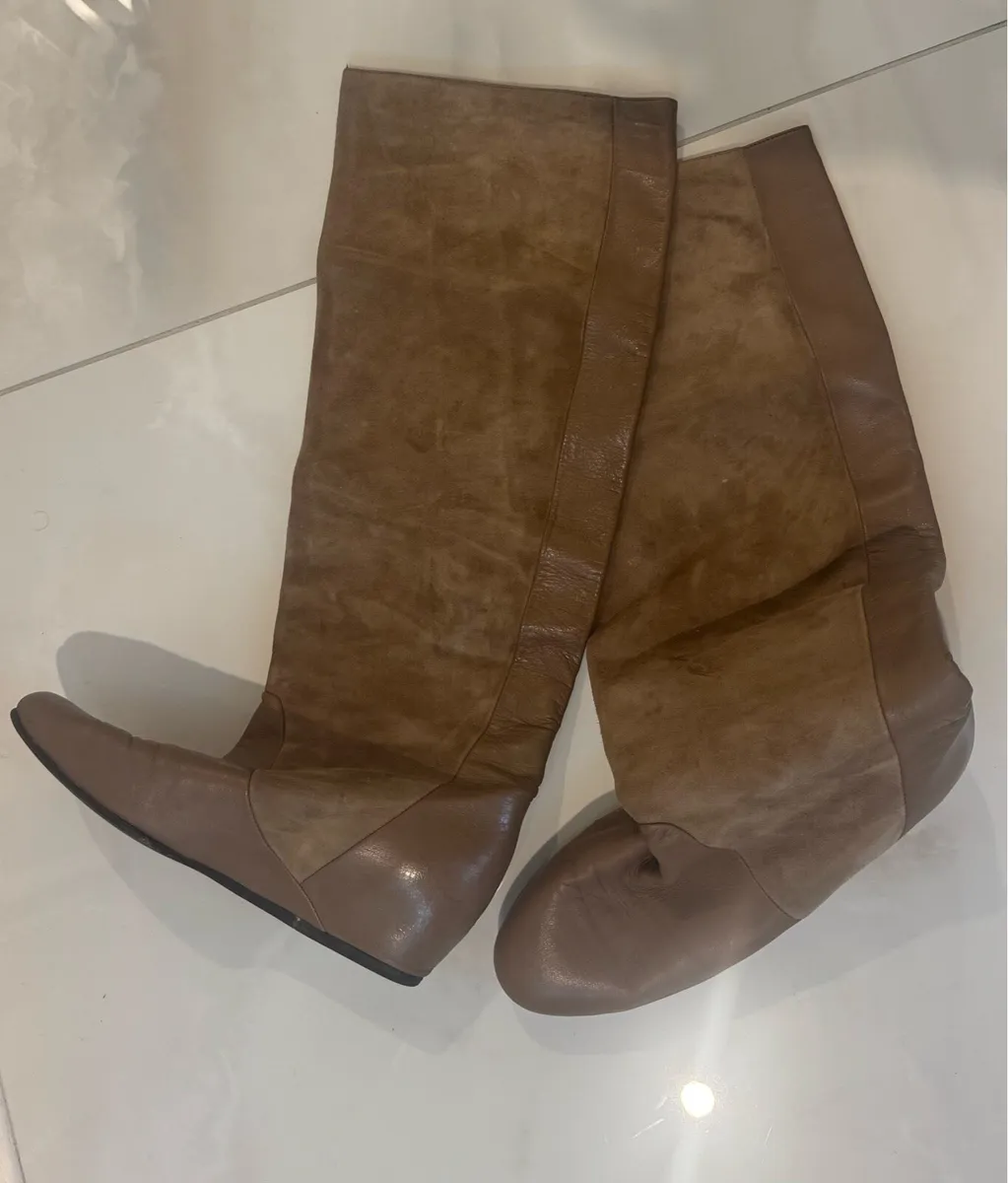 Modern and comfortable tall leather boots women - Image 1