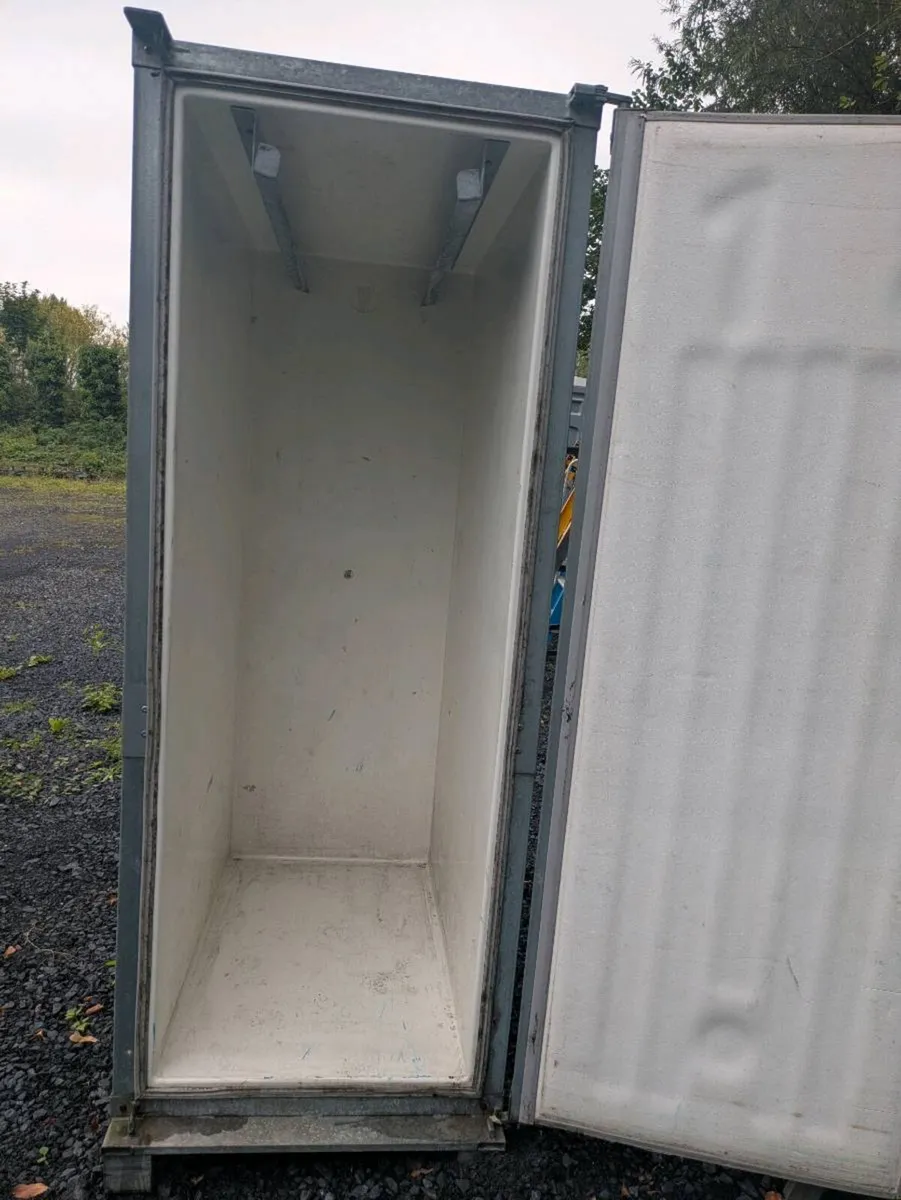 Mobile toilet - Image 4