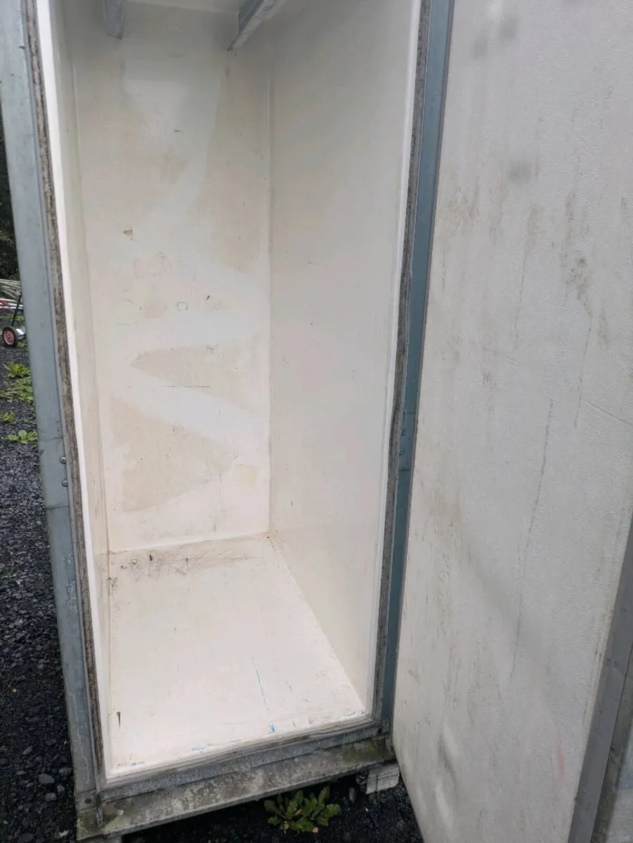 Mobile toilet - Image 1