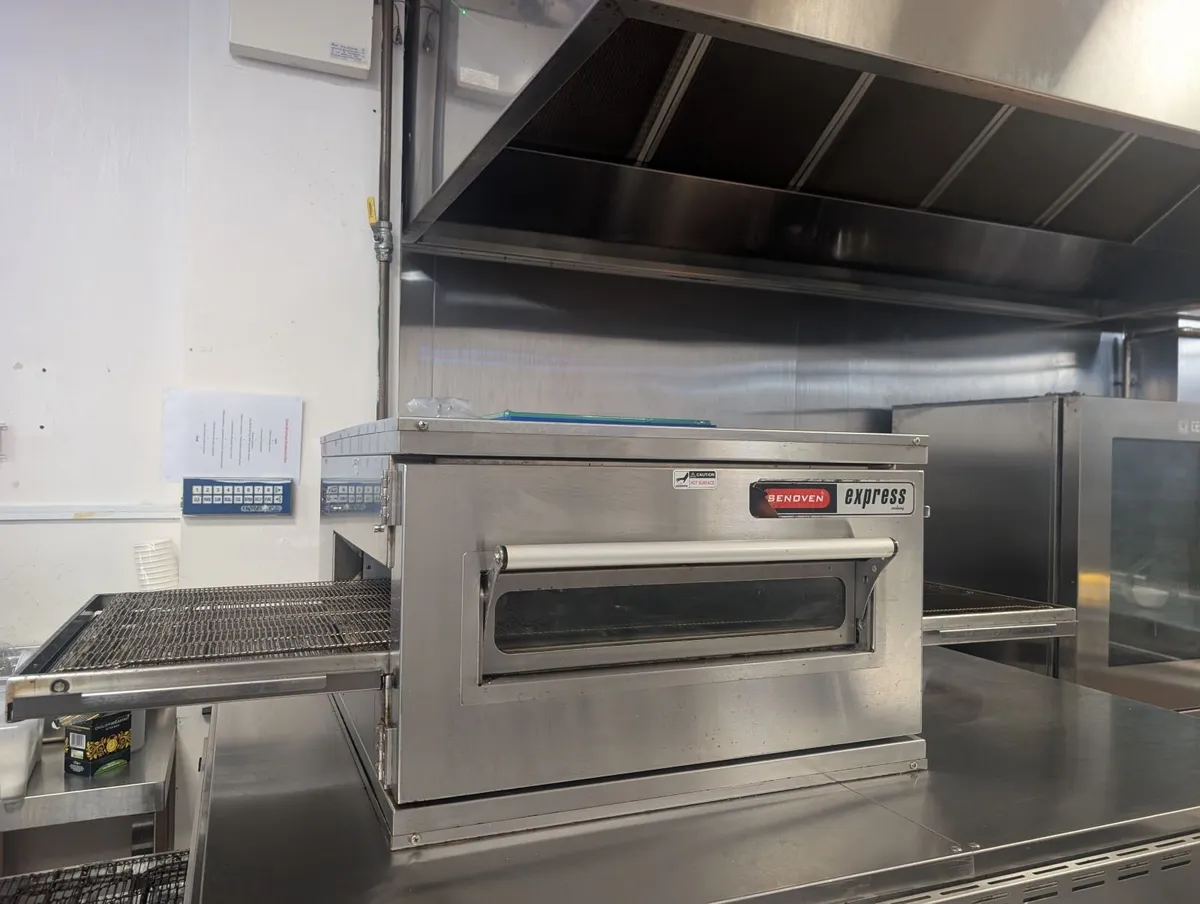 Pizza Oven - Image 1