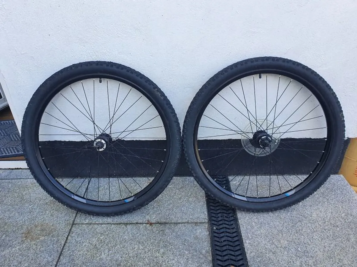 Wheel Tyre Tube 27.5" - Image 1
