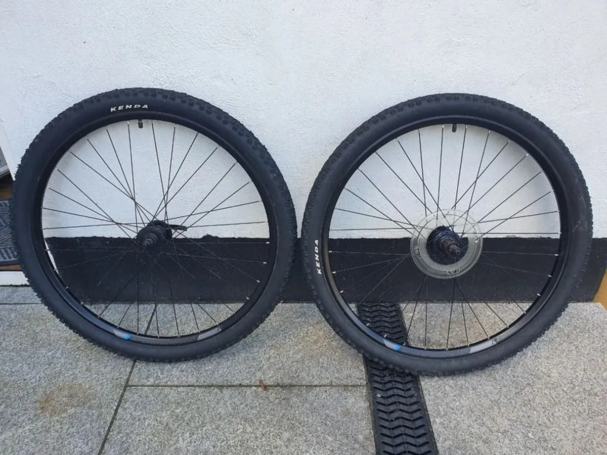 Wheel Tyre Tube 27.5" - Image 2