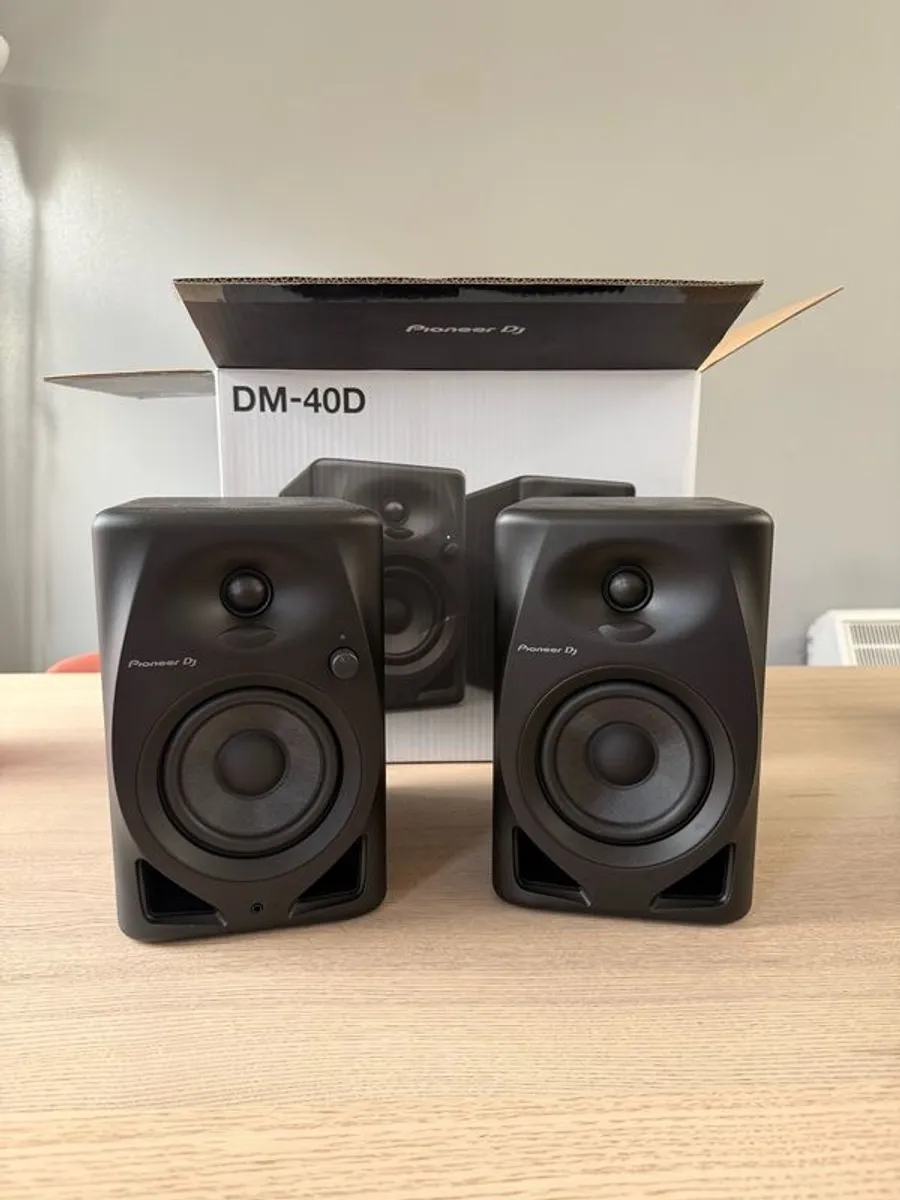 Pioneer DJ DM 40D Studio Monitor Speakers Brand New - Image 2