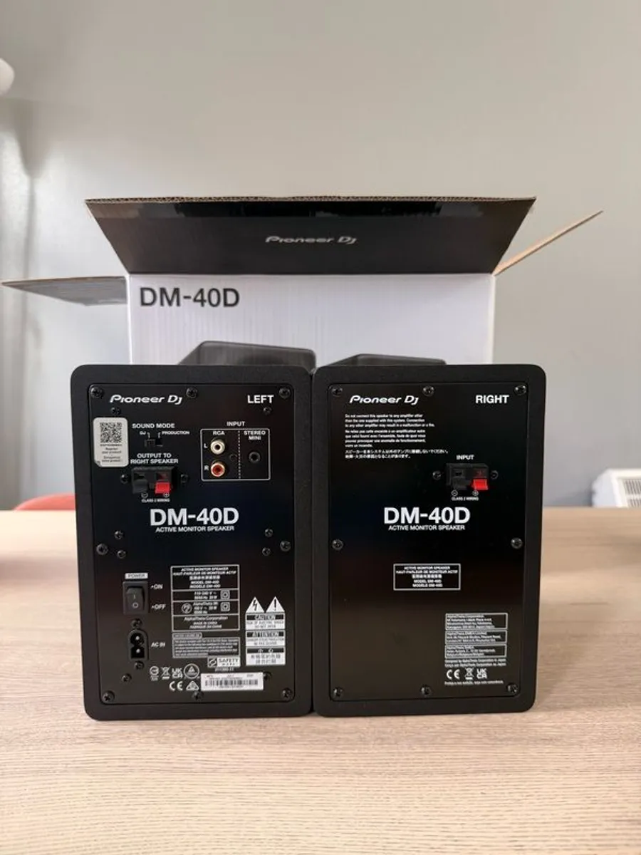 Pioneer DJ DM 40D Studio Monitor Speakers Brand New - Image 3