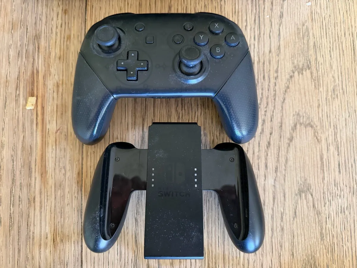 Nintendo Switch Bundle – Dock, Controller - Image 3