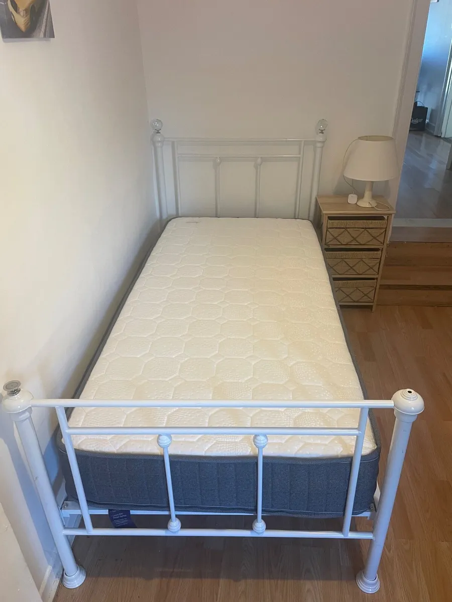 Bed - Image 2