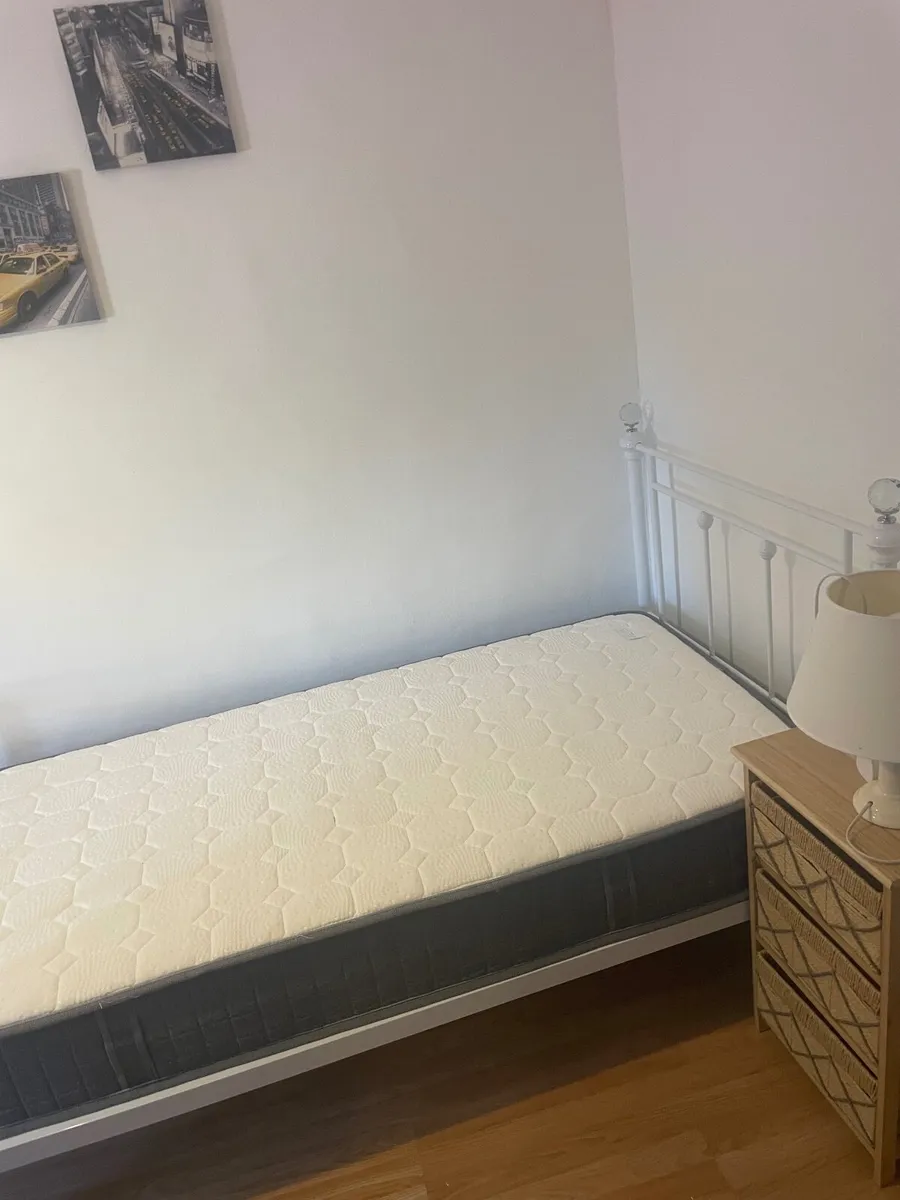 Bed - Image 3