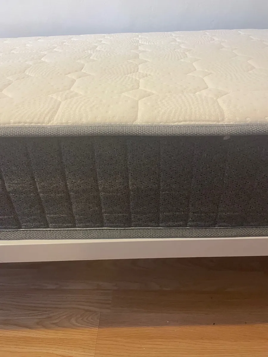 Bed - Image 4
