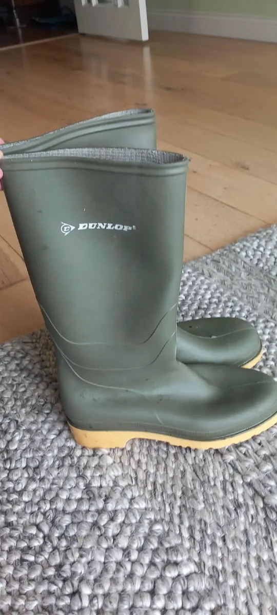 Size 6 wellies