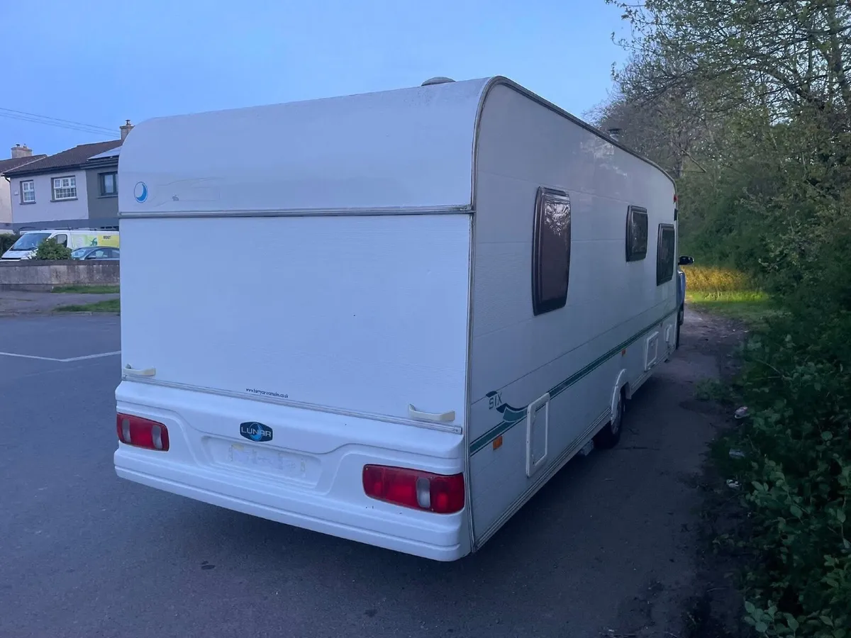 Caravan 6 Berth Lunar Zenith Six - Image 3