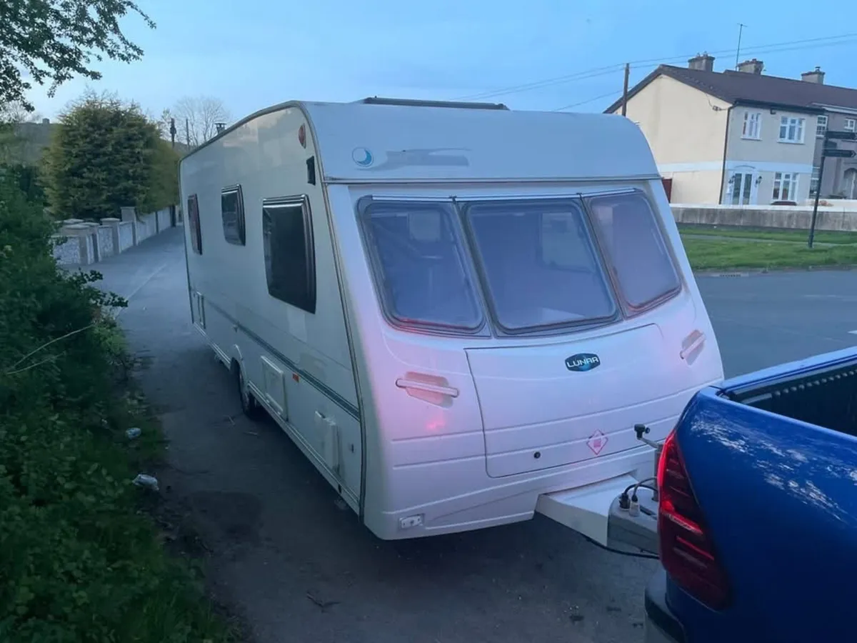 Caravan 6 Berth Lunar Zenith Six - Image 2