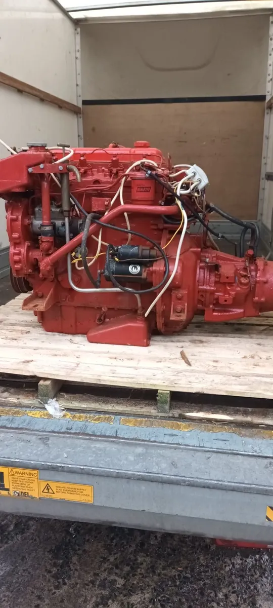 Boat engine - Image 2