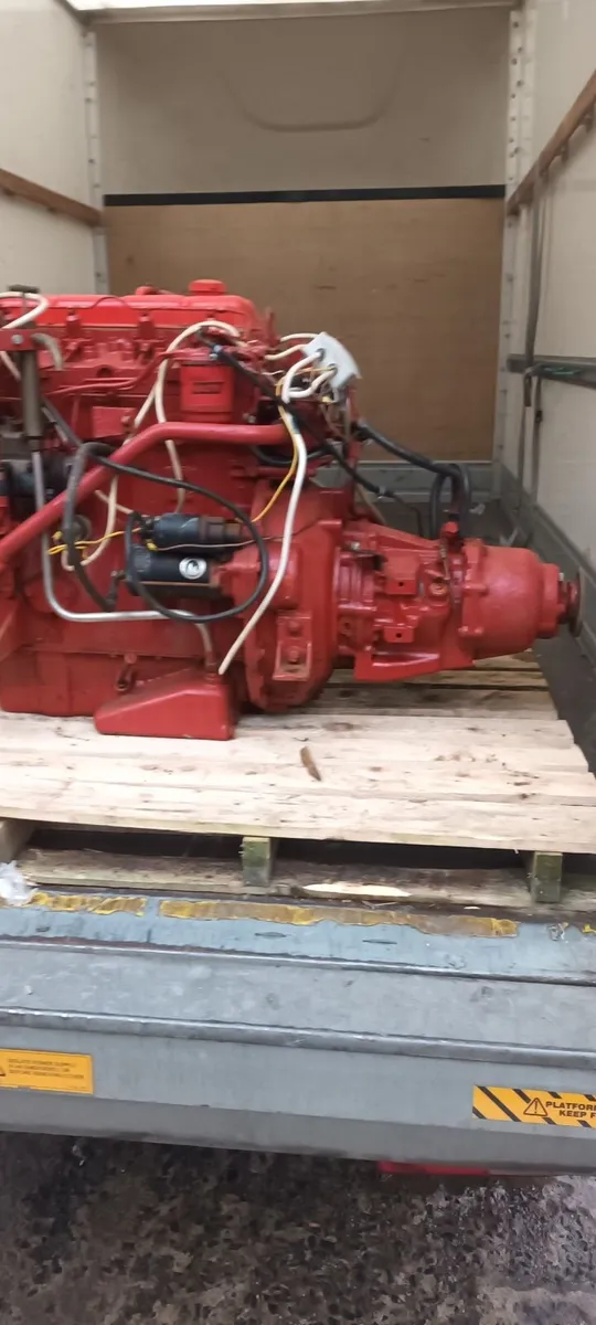Boat engine - Image 1