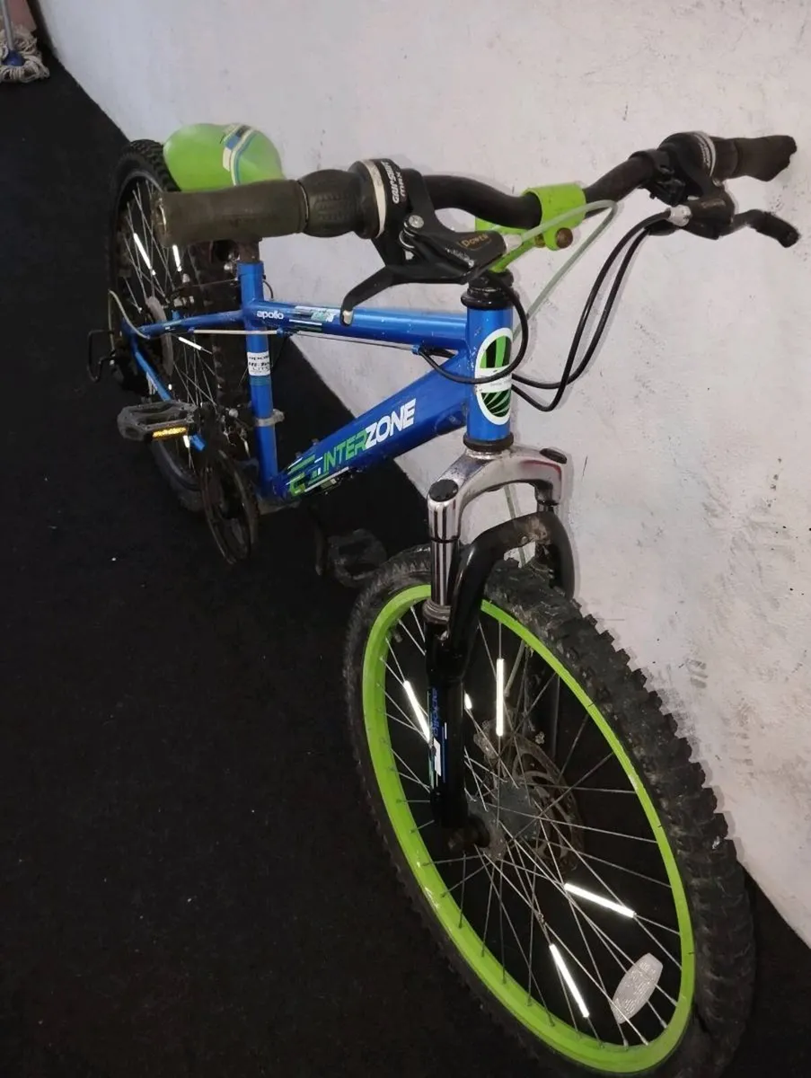 Boys 24inch bike - Image 3