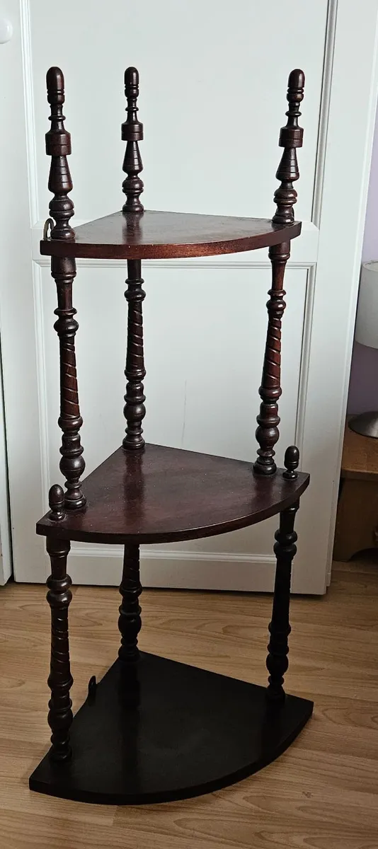 Lamp, fireguard, computer chair, whatnot - Image 2