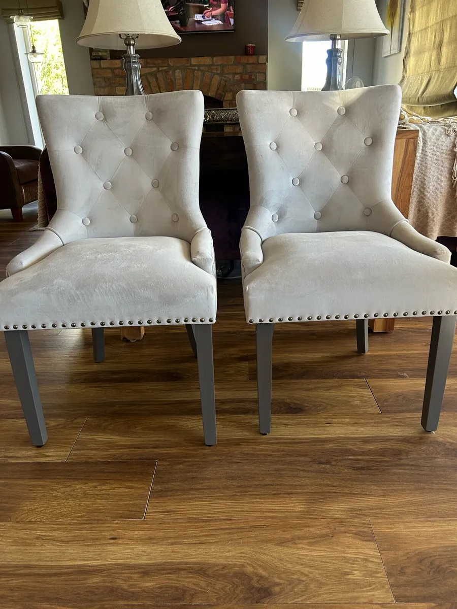 4 dining chairs - Image 1
