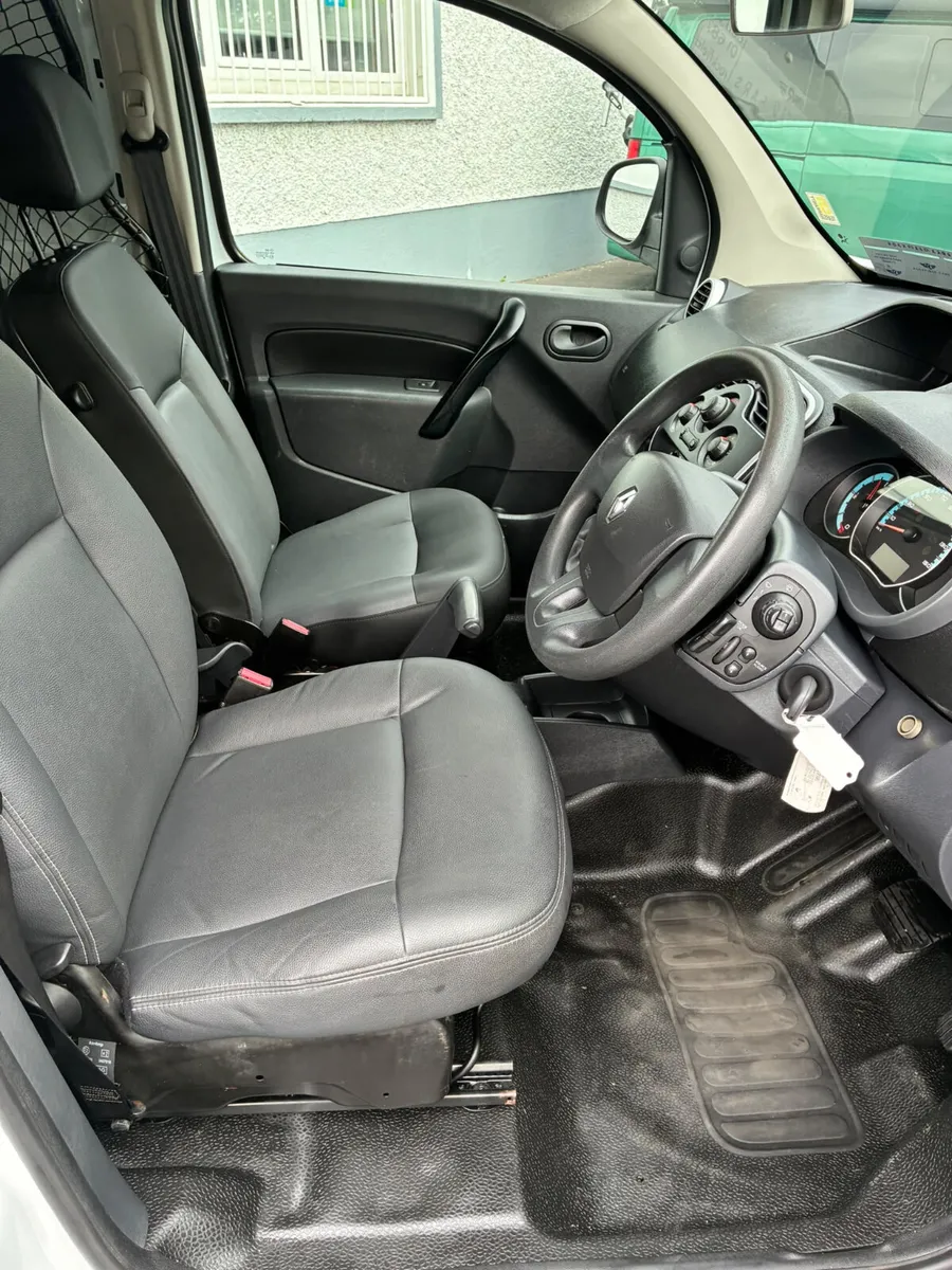 Renault Kangoo 2021 - Image 2