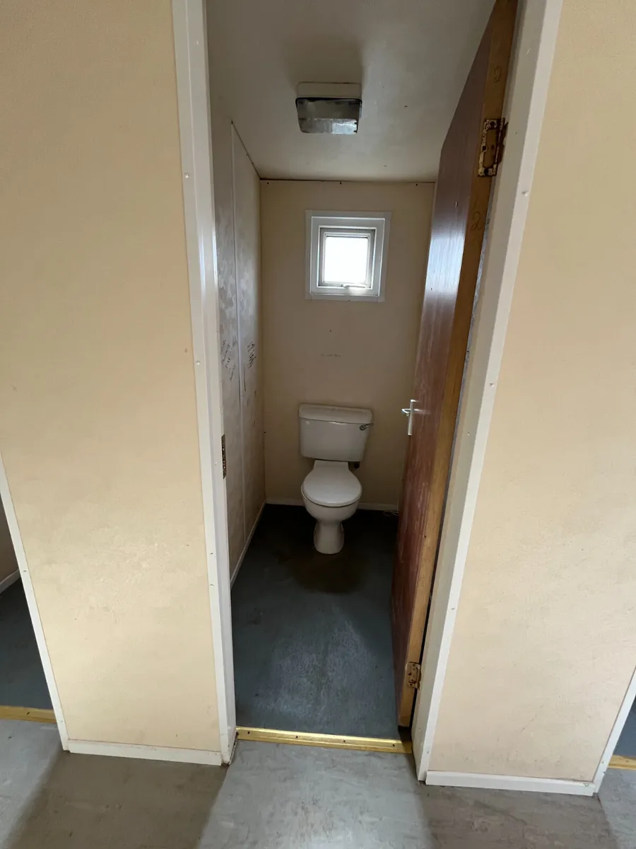 20ft x 10ft Toilet Block - PB5991 - Image 4