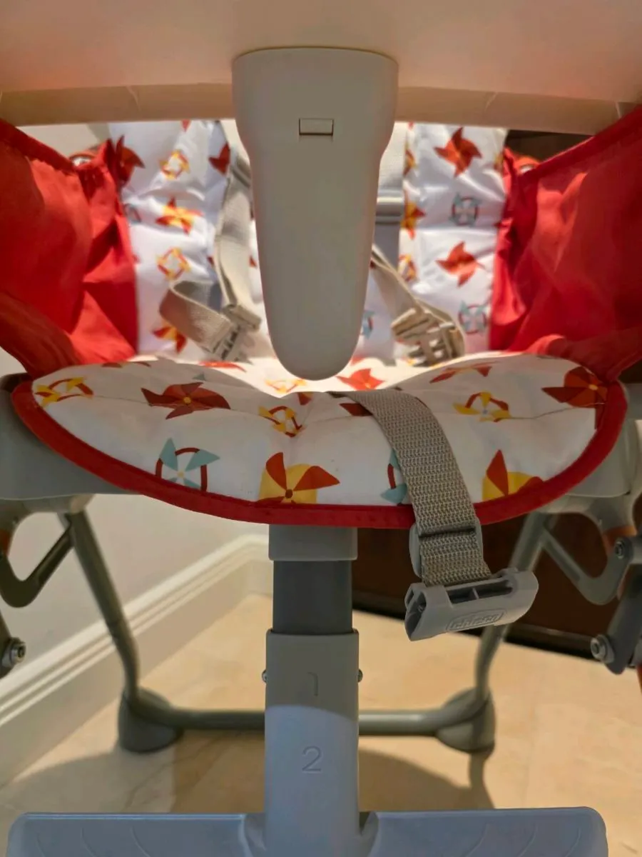 Chicco Pocket Meal Highchair - Image 4