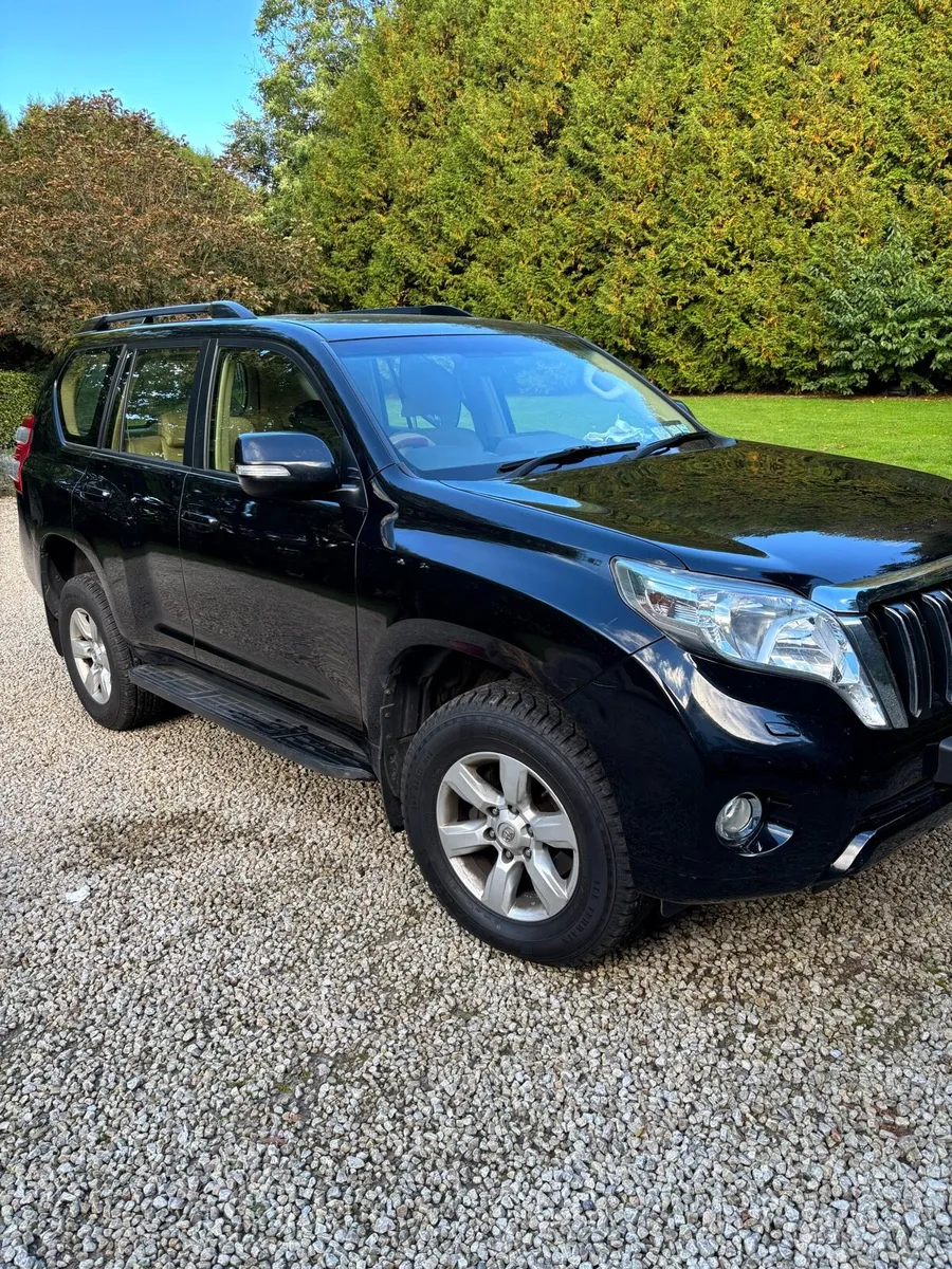 Toyota Landcruiser Business Class 5 seats €333 tax - Image 1