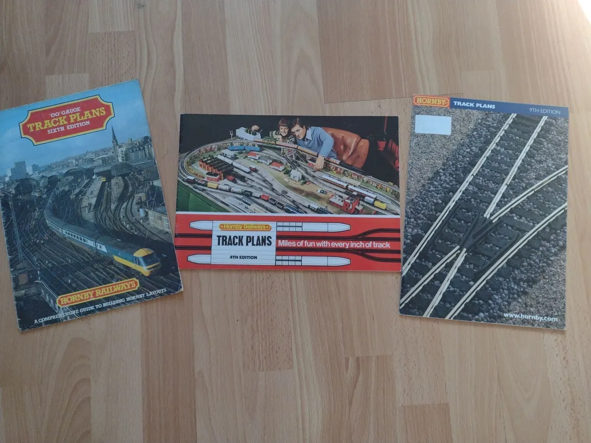 Hornby Railways Track Plans 3 Magazines - Image 1