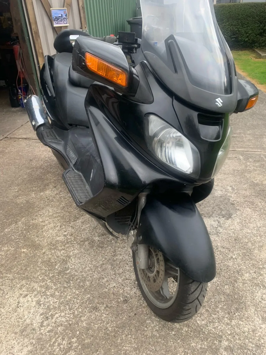Suzuki burgman 650 - Image 2