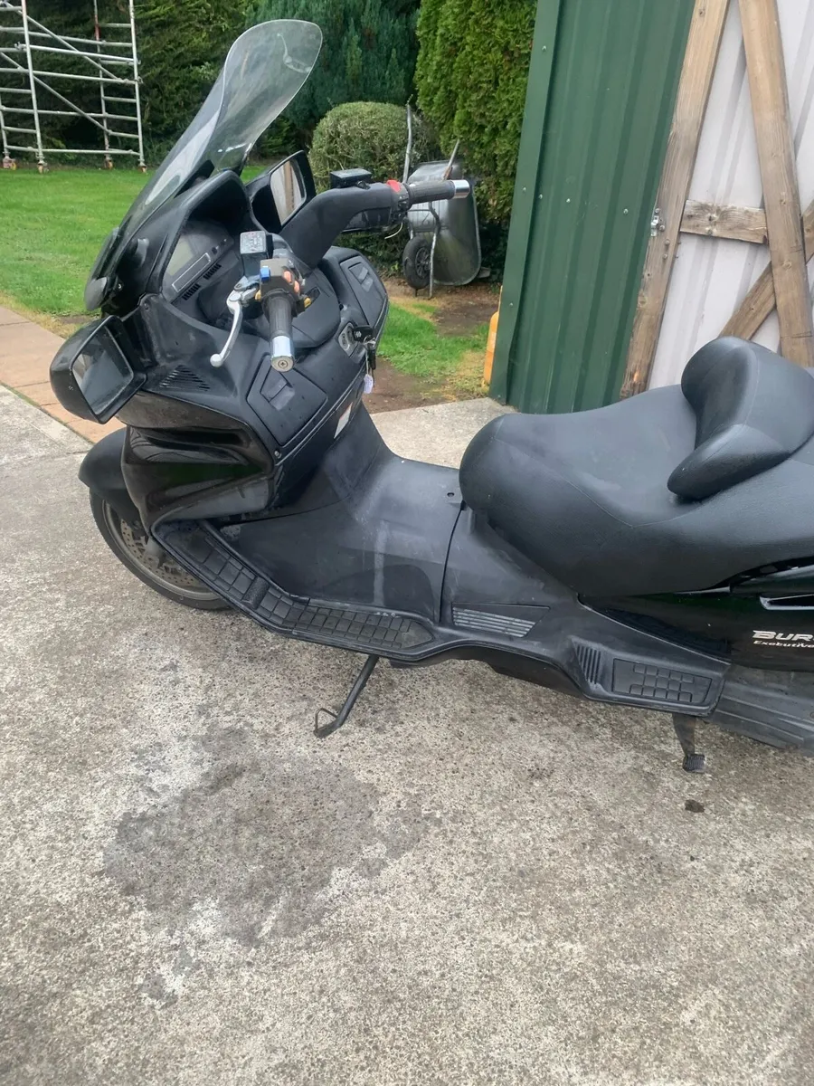 Suzuki burgman 650 - Image 4
