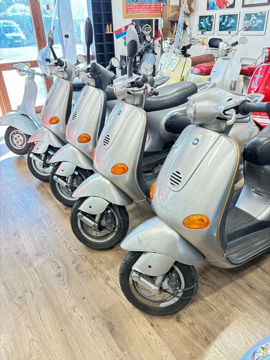 Vespa ET2 50cc 2 stroke models x 4 - Image 2