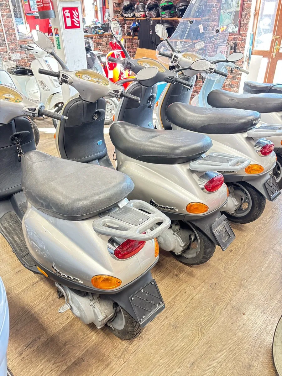 Vespa ET2 50cc 2 stroke models x 4 - Image 4